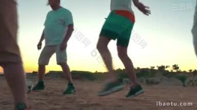 斯坦尼康拍摄的家庭在度假胜地踢足球在海滩上户外运动活动和乐趣